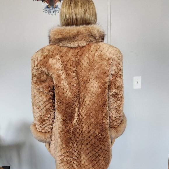 #713 Small sheared lamb/fox fur coat - Picture 2 of 4
